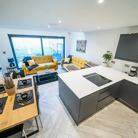 4-bed Townhouse, Secure & Close To Centre- Ideal For Corporate Guests Lägenhet Leeds (West Yorkshire)