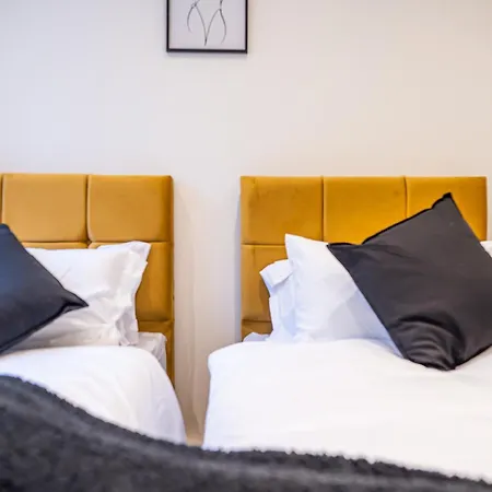 4-bed Townhouse, Secure & Close To Centre- Ideal For Corporate Guests