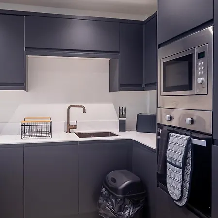 4-bed Townhouse, Secure & Close To Centre- Ideal For Corporate Guests Leeds (West Yorkshire)