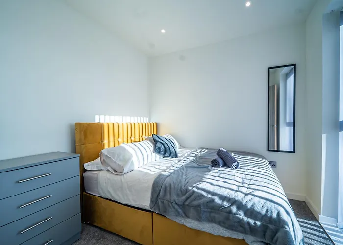 4-bed Townhouse, Secure & Close To Centre- Ideal For Corporate Guests לידס