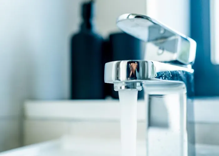 Apartment 4-bed Townhouse, Secure & Close To Centre- Ideal For Corporate Guests