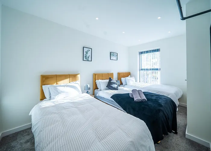 4-bed Townhouse, Secure & Close To Centre- Ideal For Corporate Guests * לידס