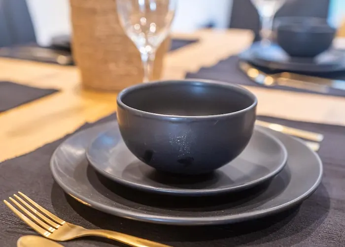 4-bed Townhouse, Secure & Close To Centre- Ideal For Corporate Guests *