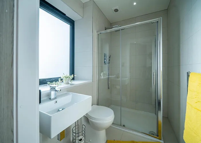 4-bed Townhouse, Secure & Close To Centre- Ideal For Corporate Guests