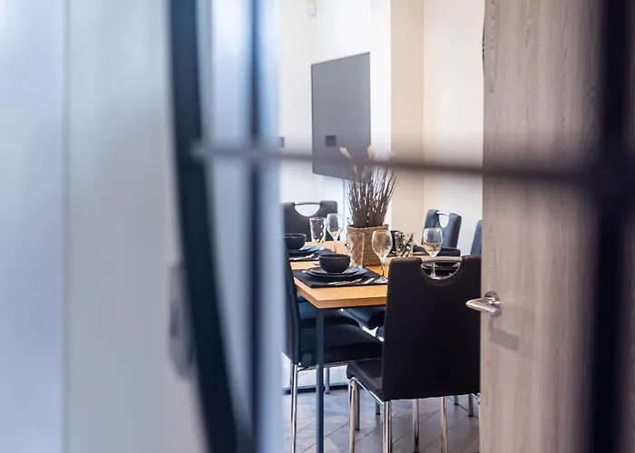 Appartement 4-bed Townhouse, Secure & Close To Centre- Ideal For Corporate Guests Leeds (West Yorkshire)