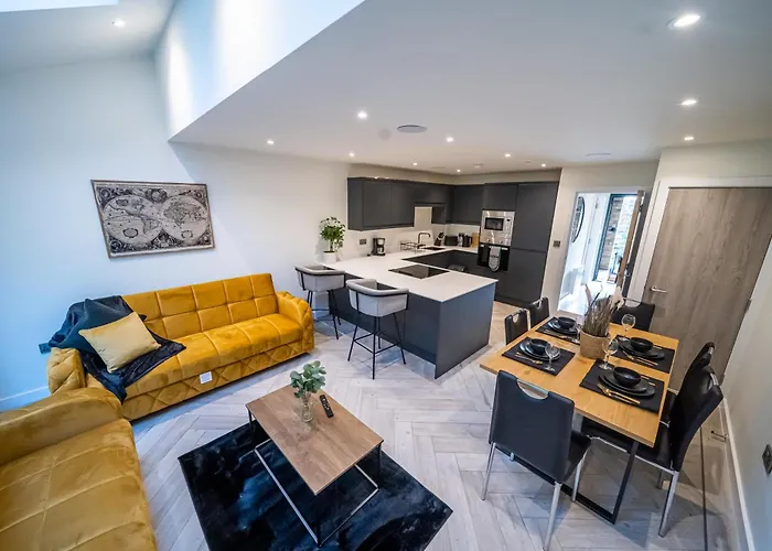 Appartement 4-bed Townhouse, Secure & Close To Centre- Ideal For Corporate Guests *